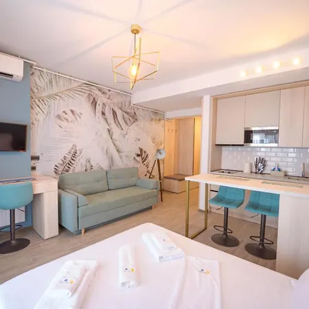 Apartment Foa Blue Mamaia